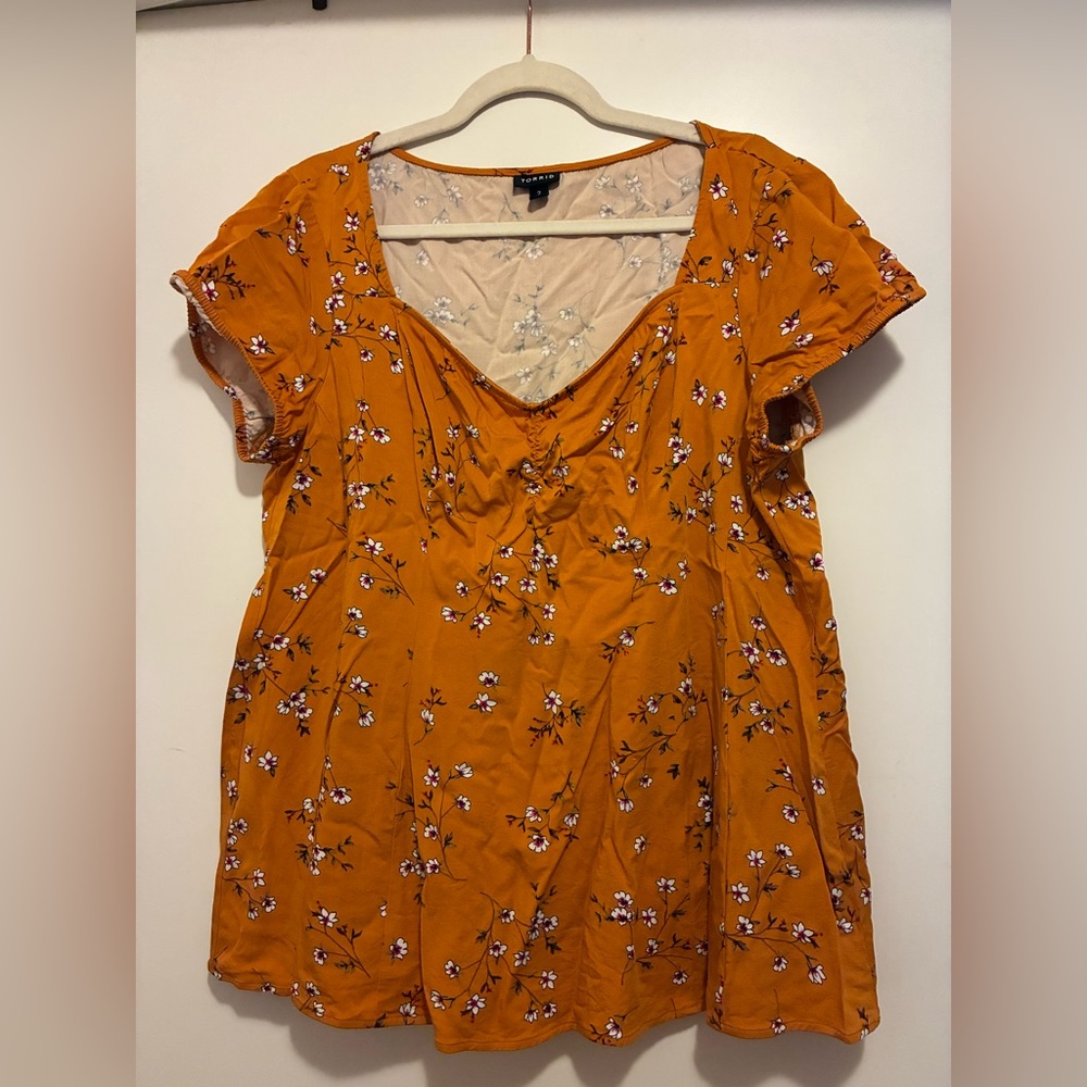 Torrid Women’s Floral Short-Sleeve V-Neck Top - Mustard